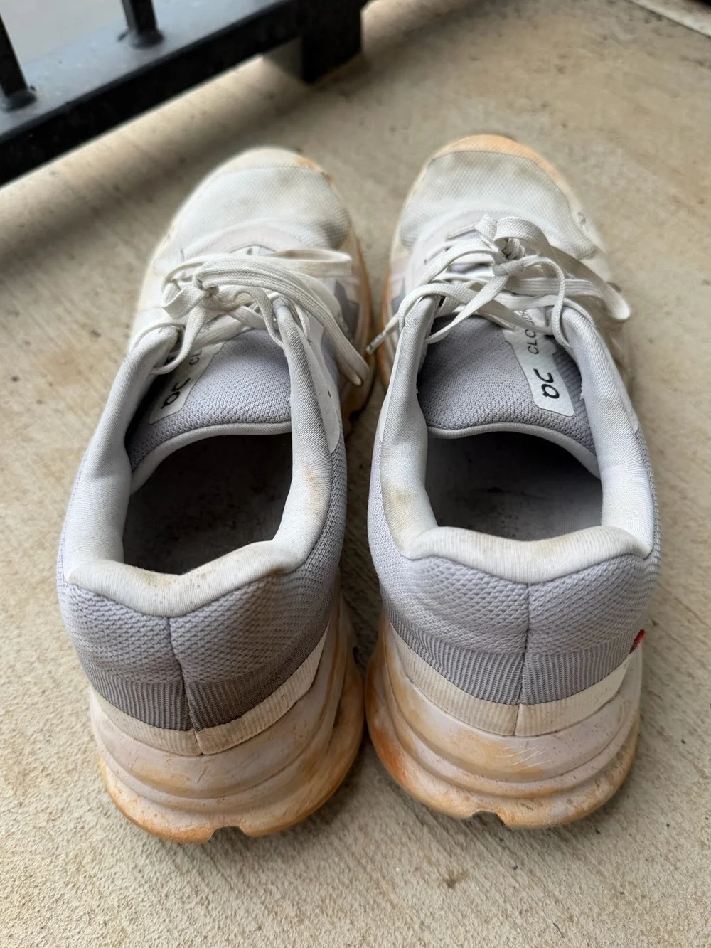 On Clouds Women’s 10 Swiss Engineering Sneakers